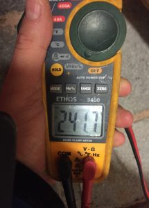 Meter showing the string back working after finding faulty MC 4 connector on roof 